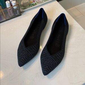 NEW Rothy's Women's The Point Black and Blue Holiday Edition Patterned Flats